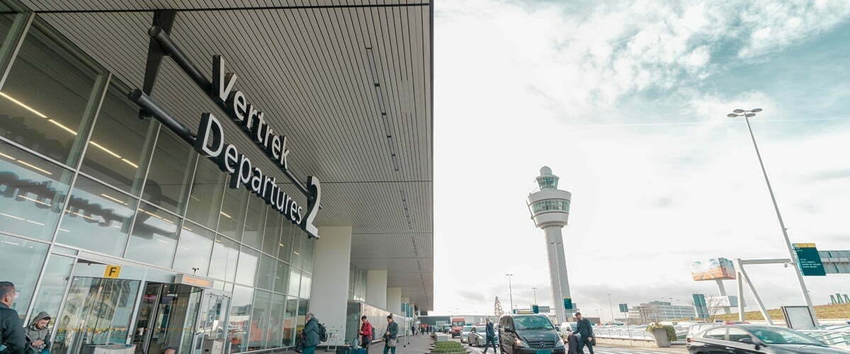 Benschop verwacht dat Lelystad Airport nodig zal zijn web