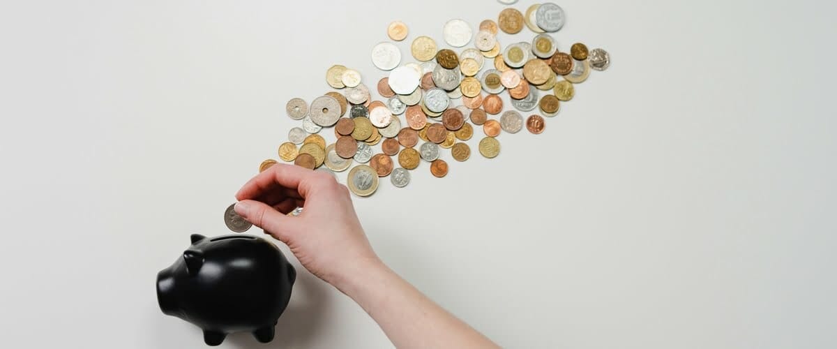 Finance-Ook-in-2022-blijft-de-economie-groeien-1200x500-1